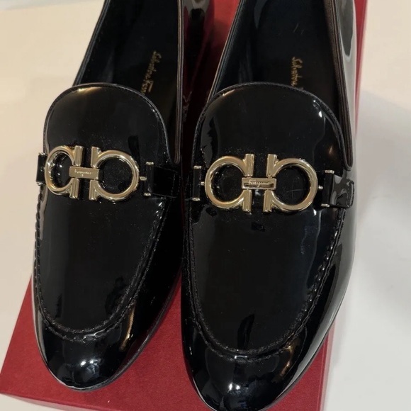 Black pattern ferragamo new - Picture 1 of 4